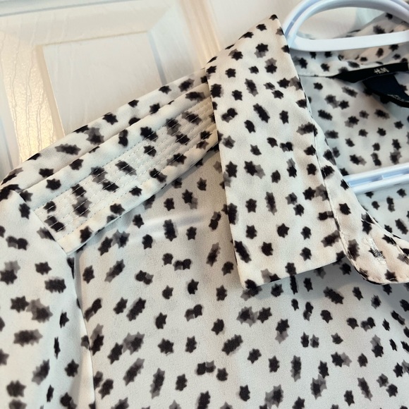 H&M | Button Down Blouse - Picture 5 of 9